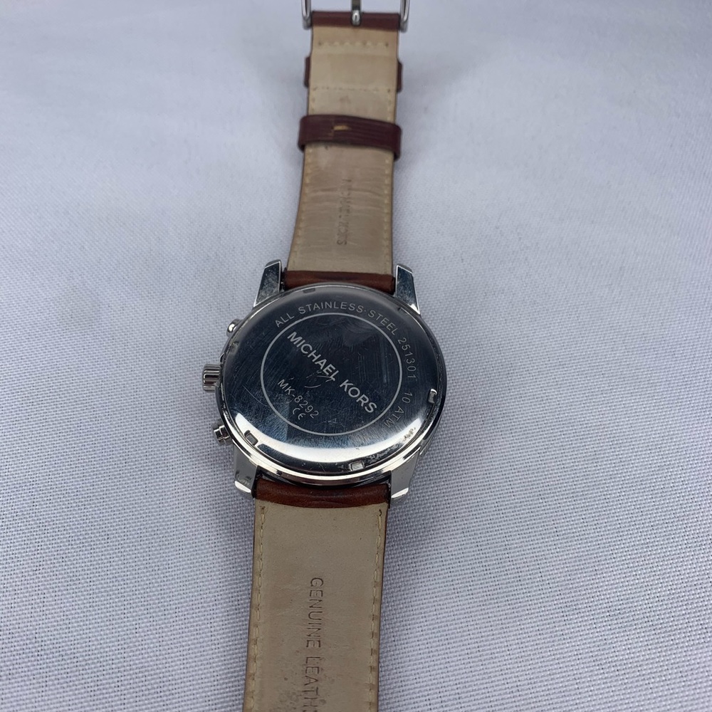 Micheal Kors Men’s Brown Leather Watch - Picture 4 of 4